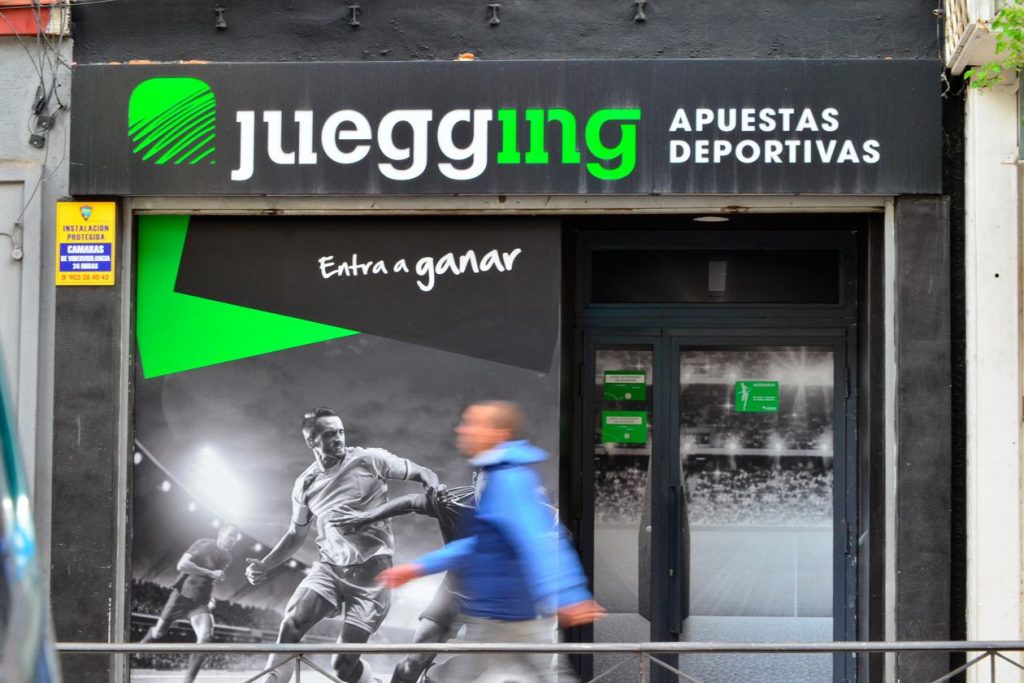 Evita pasar cerca de casas de apuestas o casinos.