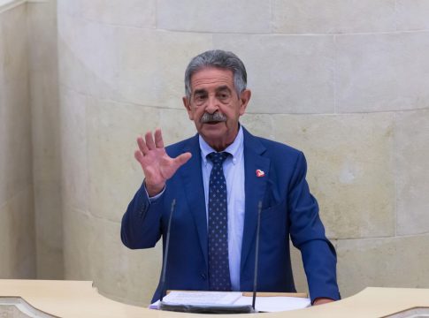 ayuso revilla Revilla critica a Ayuso y le avisa: