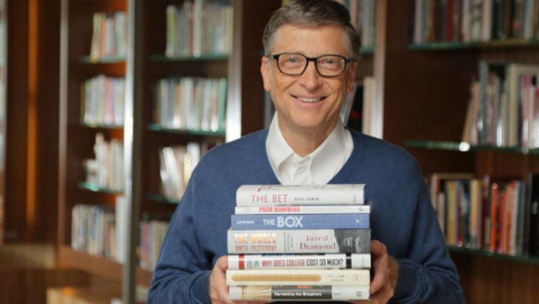 ¿No sabes cómo tener buenas conversaciones? Bill Gates recomienda leer este libro
