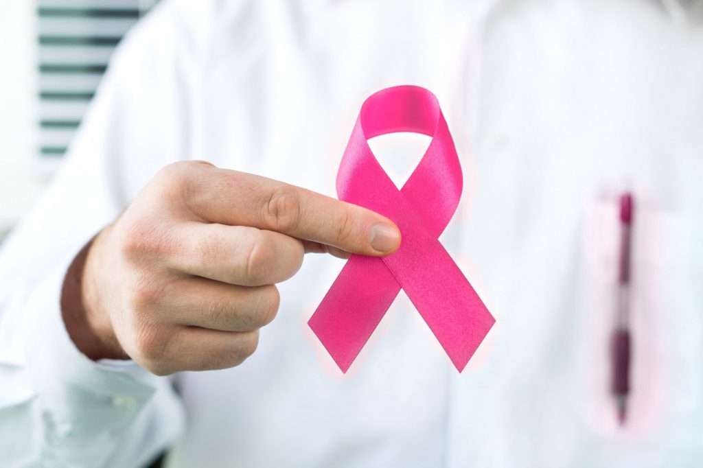 El rosa es el color elegido en la lucha contra el cáncer de mama.