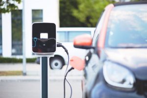 McDonald's instala cargadores rápidos de vehículos eléctricos en sus aparcamientos