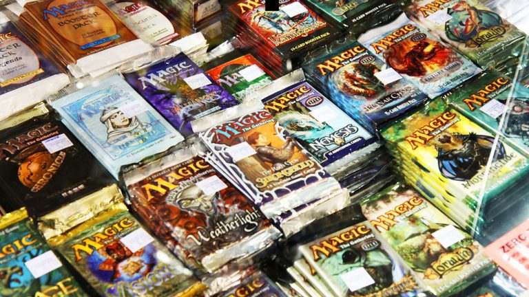 Cromos y cartas coleccionables de tu infancia que ahora valen un pastizal