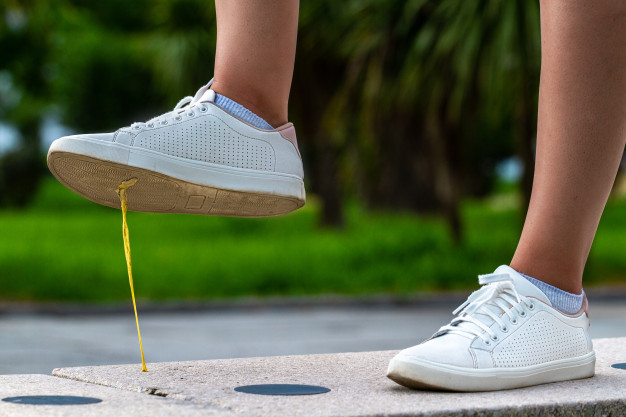 Cómo quitar un chicle de la suela del zapato 2 ¿Cómo quitar el problema del zapato?