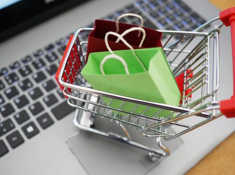 compras online Uno de cada tres españoles hizo la compra 'online' por primera vez durante la pandemia