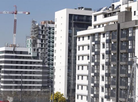 La compraventa de viviendas se desploma un 17,7% en 2020 La compraventa de viviendas se desploma un 17,7% en 2020