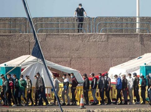 crisis migratoria en Canarias