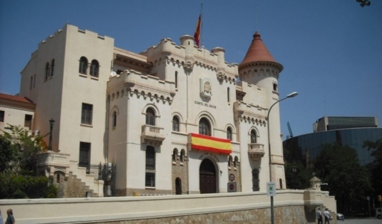 Defensa descarta ceder el cuartel del Bruch a Barcelona, como le reclama Junts