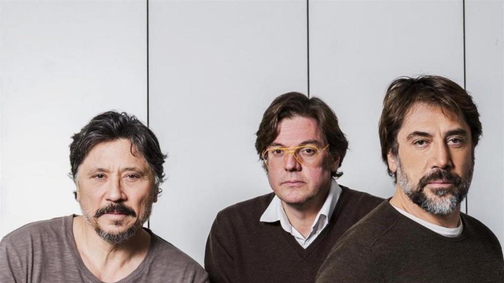 Los hermanos Bardem y el director de la cinta, Longoria.