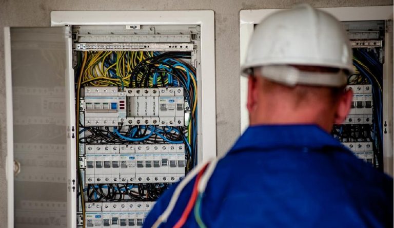 La importancia de contar con electricistas de confianza en caso de emergencia