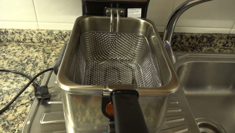 ¿Cómo limpiar una freidora tradicional?