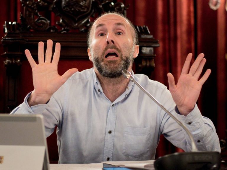 PSOE y BNG instan al PP a retirar su apoyo al alcalde de Ourense y firmar la moción de censura