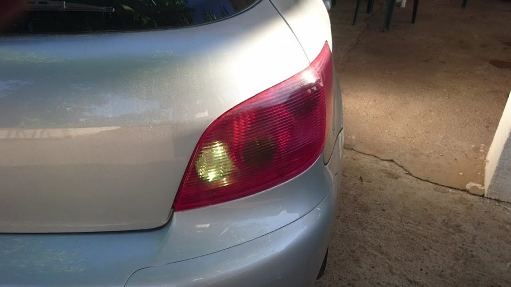 DGT: las únicas veces que dar marcha atrás no está prohibido