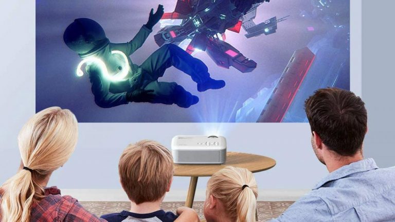 Mini proyectores para montarte un cine en casa por menos de 200 euros