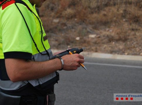 mossos carretera Mossos disuelven la concentración por Hasel que cortaba la AP-7 a la altura de Girona