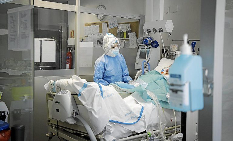 Un estudio muestra un nivel de ocupación total de las UCI españolas del 74%