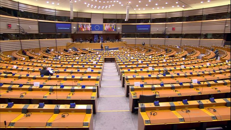 Abogados piden amparo al Parlamento Europeo por considerar la 'Ley Celaá' una 