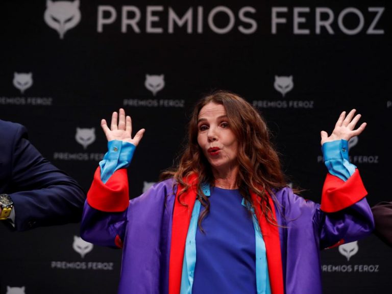 Victoria Abril, Miguel Bosé y otros famosos negacionistas del Covid que ni te imaginas