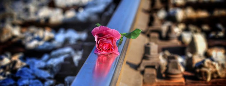 Los fallecimientos por suicidio duplican a los accidentes de tráfico y superan a los homicidios