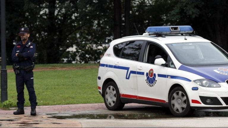 El hombre atrincherado en Vitoria por la denuncia de su pareja fallece por un disparo