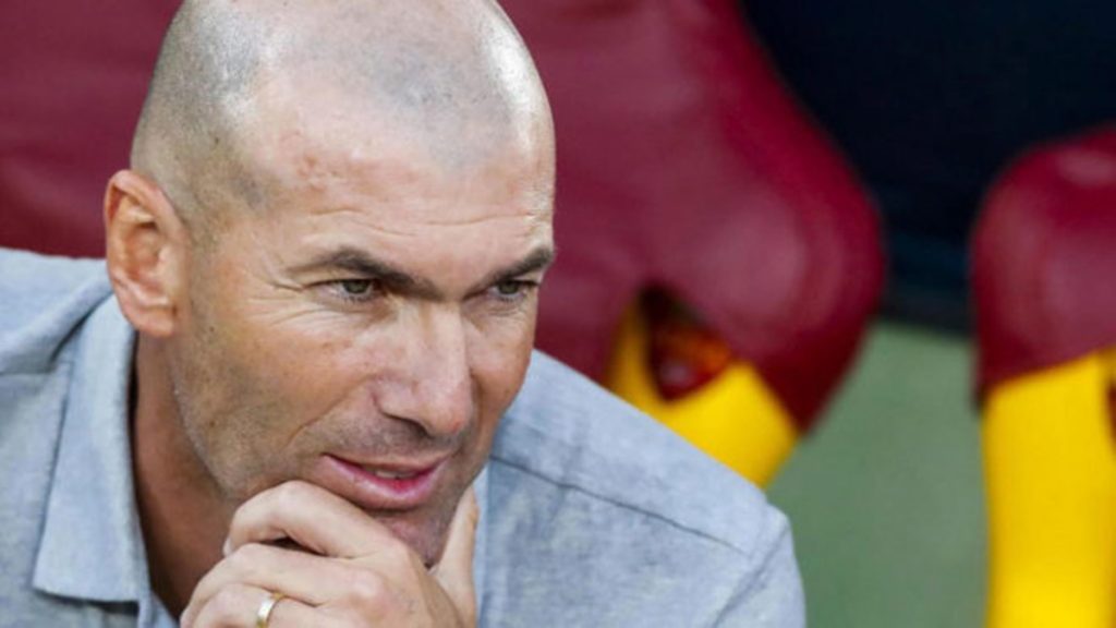 Real Madrid: los cambios que debe hacer Zidane para ganar en cuartos al Liverpool 142 Defensas encandilado Zidane Real Madrid