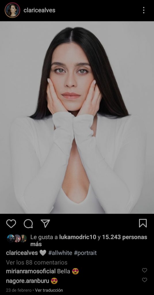 El posado en albornoz de Clarice Alves, mujer de Marcelo, que desata los instintos más primarios 131 1614875248237