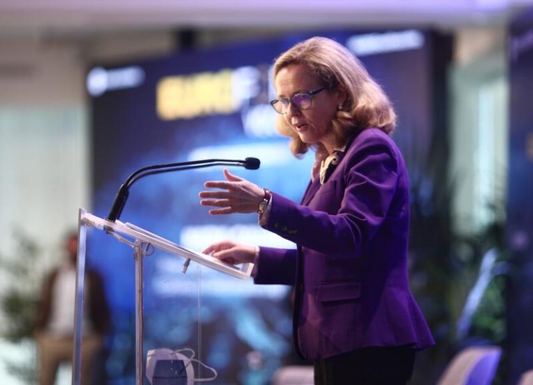 Calviño avanza malos datos de paro en febrero