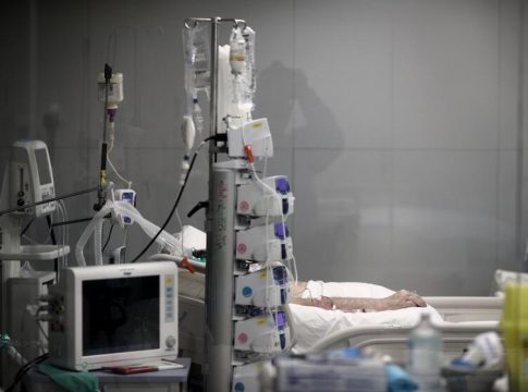 Descienden el riesgo de rebrote y el número de ingresados en Cataluña Descienden el riesgo de rebrote y el número de ingresados en Cataluña