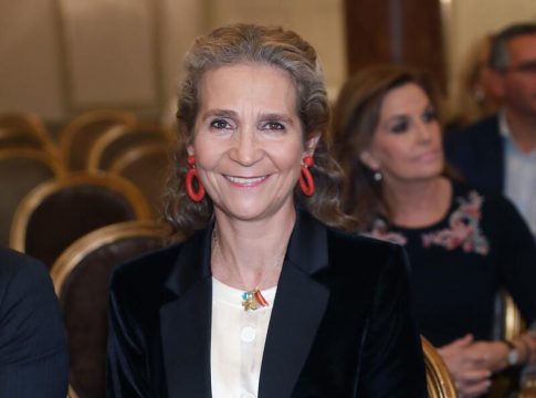 La Infanta Elena, tranquila tras su comunicado admitiendo haberse vacunado La Infanta Elena, tranquila tras su comunicado admitiendo haberse vacunado