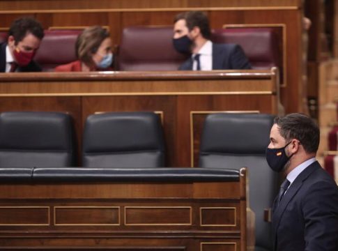 Abascal admite que lleva sin hablar con Casado desde la moción de censura Abascal admite que lleva sin hablar con Casado desde la moción de censura