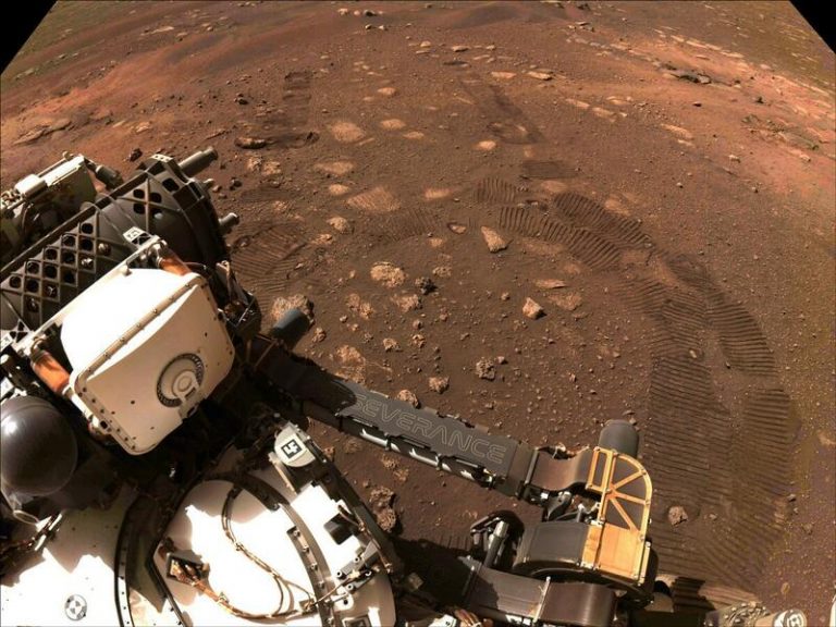 El rover Perseverance ya se da sus primeros 'paseos' por Marte