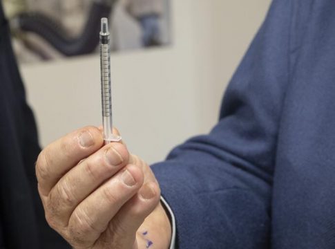 Andalucía vacuna a la mitad de los mayores de 80 años y pide Andalucía vacuna a la mitad de los mayores de 80 años y pide