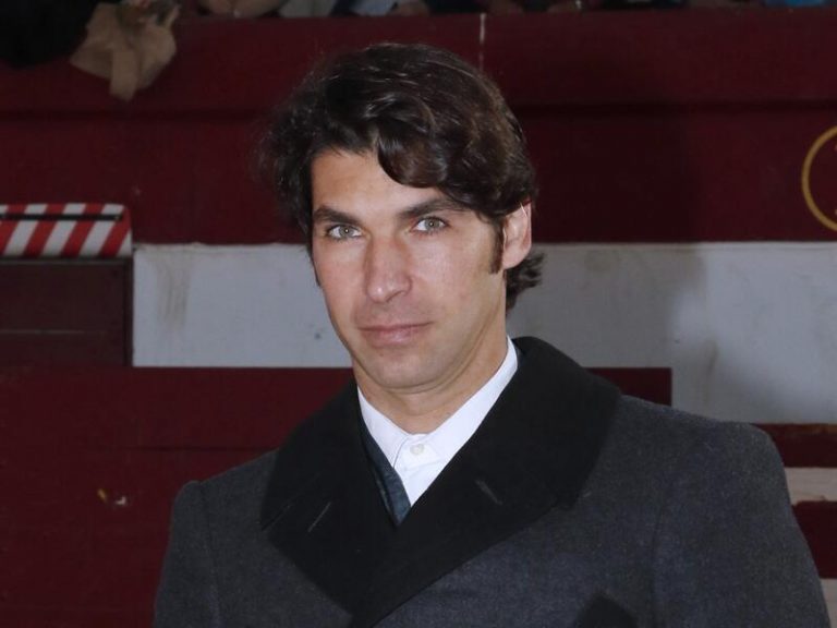 Cayetano Rivera, incapaz de disimular la sonrisa cuando le preguntamos por Isabel Pantoja