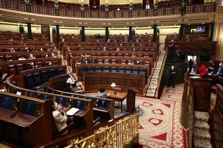 UP e independentistas piden extender el uso de otras lenguas al Congreso, el TS o RTVE
