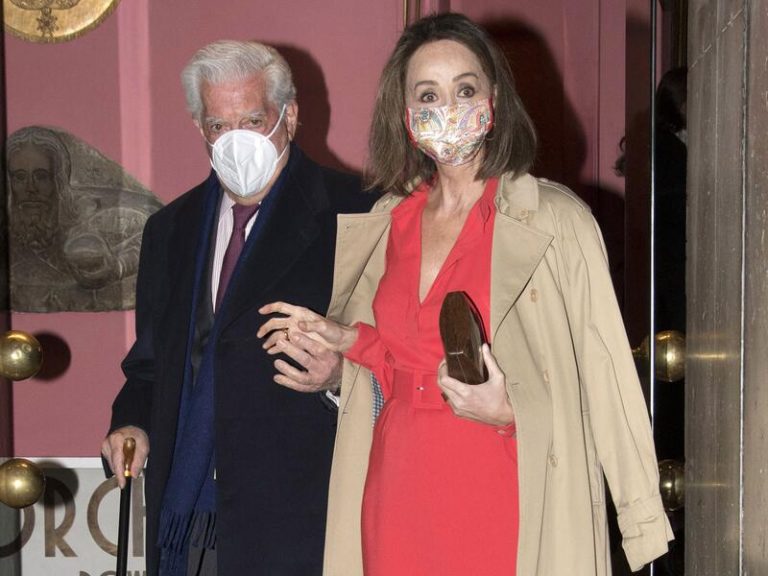 Isabel Preysler y Mario Vargas Llosa derrochan amor y elegancia en la noche madrileña