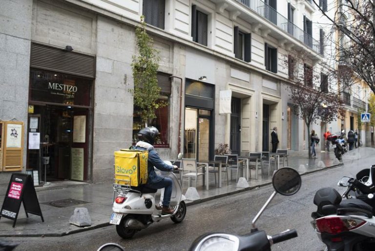 Gobierno y agentes sociales llegan a un acuerdo sobre la ley de 'riders'