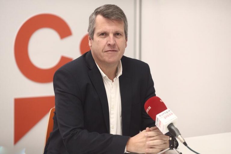 Cuadrado (Cs) interpondrá querella contra Miguélez por decir que le coaccionó para la moción