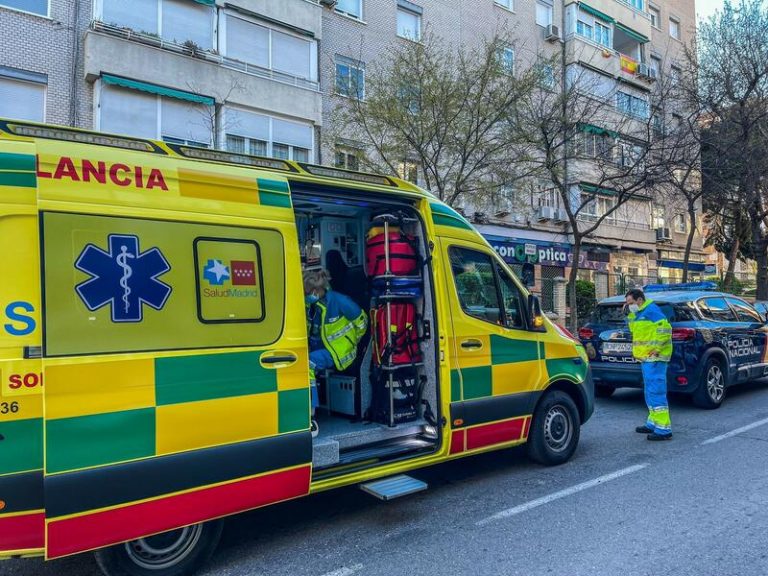 Un hombre mata a su madre y se suicida tirándose por la ventana de su piso
