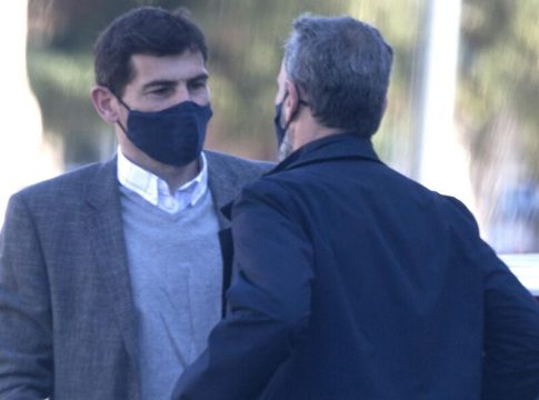 Iker Casillas recibe el apoyo de sus amigos para superar su divorcio Iker Casillas recibe el apoyo de sus amigos para superar su divorcio
