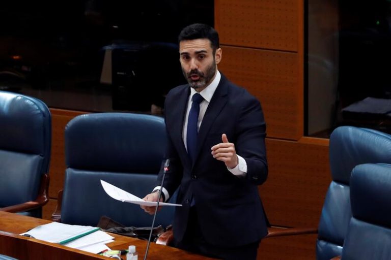 Ayuso sigue pescando ex de Ciudadanos para su lista