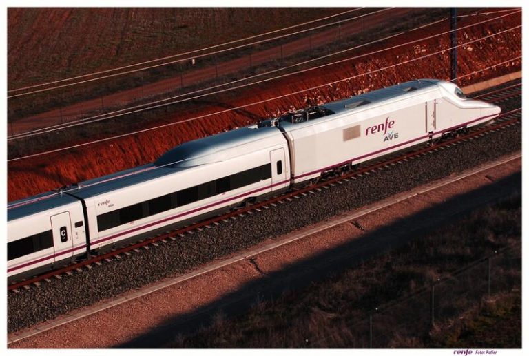 Renfe presentará este lunes el pliego de condiciones del nuevo contrato de servicio a bordo