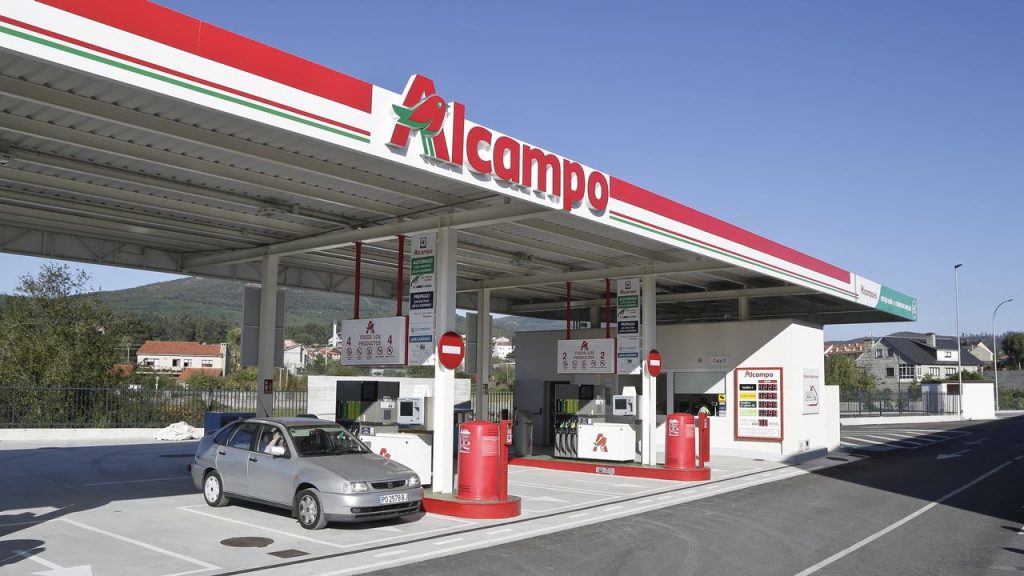 En busca del ahorro: el top 10 de las gasolineras más baratas de España 74 Alcampo