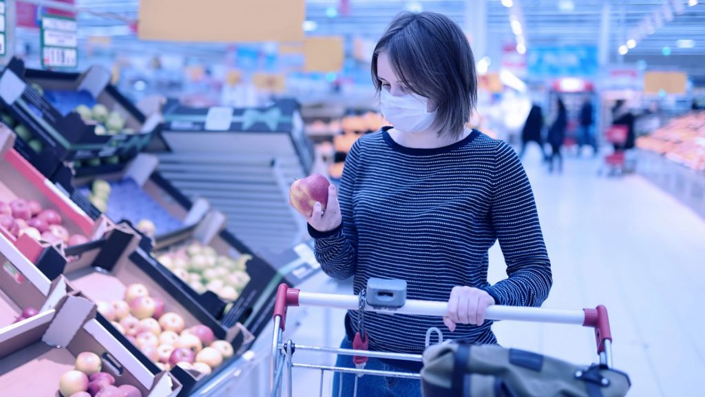 Aldi e Hipercor barren a Mercadona y Lidl los mejores súper para comprar carne, verduras o marcas blancas según la OCU
