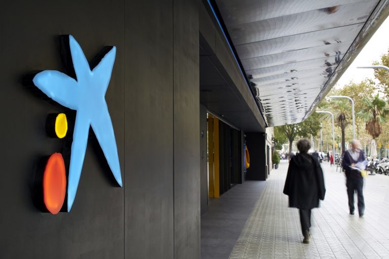 CaixaBank aportó 9.611 millones de euros al PIB español en 2020