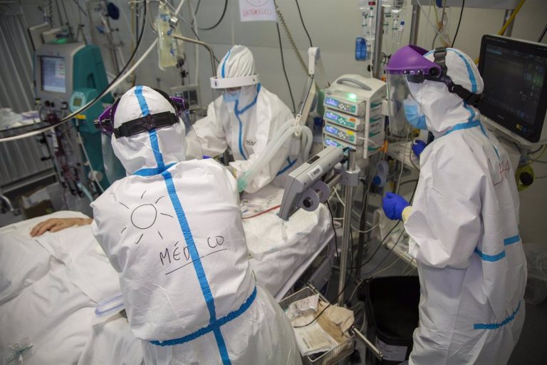 Cantabria suma 44 positivos nuevos y suben los hospitalizados