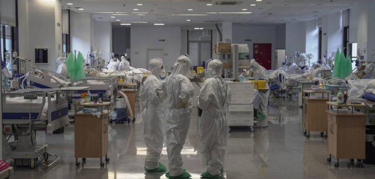 Cantabria suma 50 contagios, sube la incidencia y la presión hospitalaria