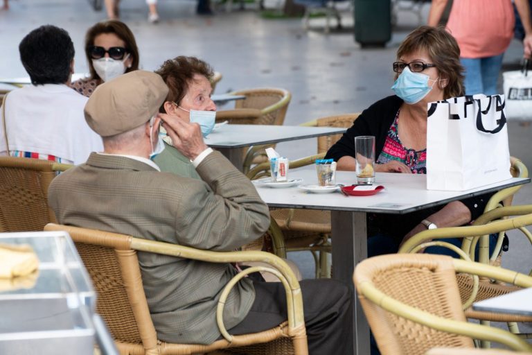 Cantabria limita a 4 y 6 personas los grupos en espacios cerrados y abiertos