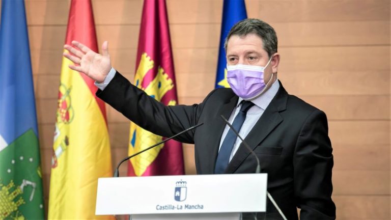 Castilla-La Mancha retomará la vacunación de los docentes este jueves