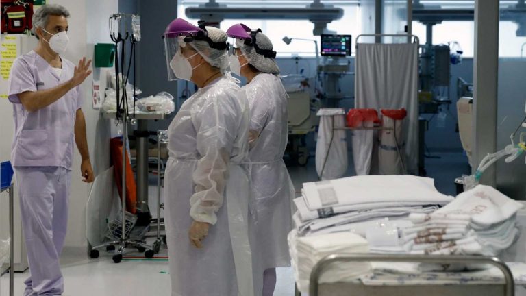 Castilla y León registra 327 nuevos casos y cuatro fallecidos