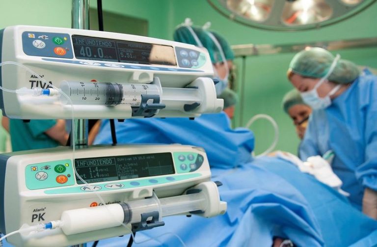 Un estudio recomienda que la cirugía se retrase al menos siete semanas tras el diagnóstico de COVID-19