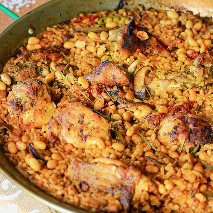 ¿Cómo cocinar la paella valenciana?